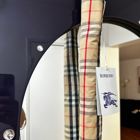 Burberry Check Umbrella
Colour: Archive Beige - Picture 5 of 11